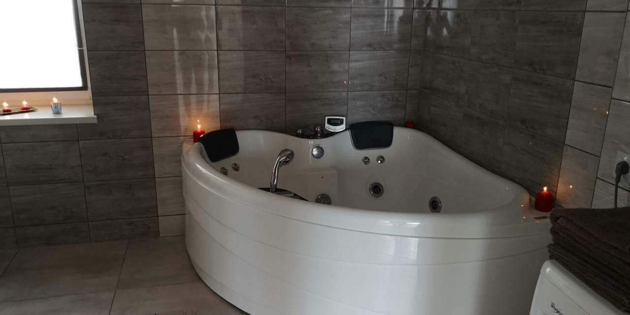 Apartamentai Su Dziakuzi Klaipėda Exteriör bild